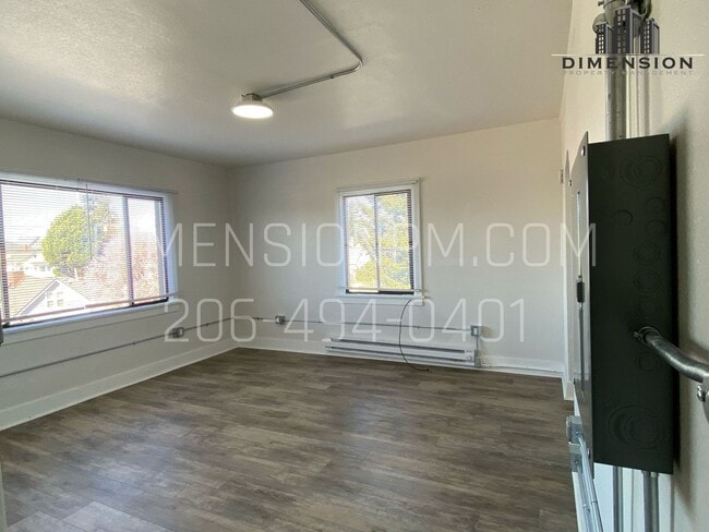Interior Photo - 2331 Rockefeller Ave