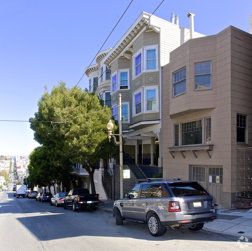 Building Photo - 959 Union St