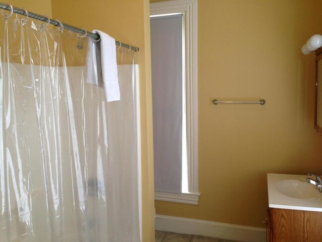 Foto del edificio - 1025 West Fourth Street, Apt 6