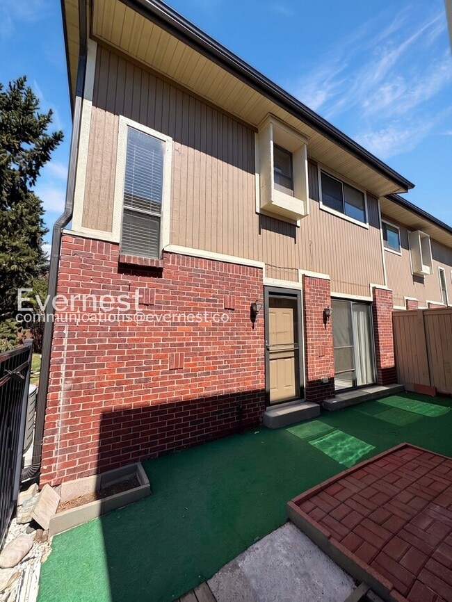 Modern Town Home with Stainless Steel Appliances & Pool / 4 Beds & 3.5 Bath / Voucher Accepted ... - Modern Town Home with Stainless Steel Appliances & Pool  / 4 Beds &  3.5 Bath / Voucher Accepted ...