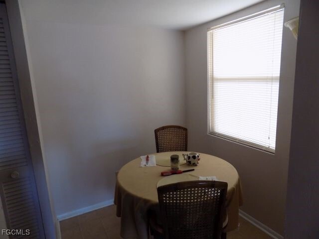 Building Photo - 8474 Charter Club Cir