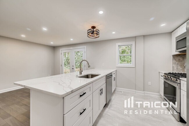 Foto del edificio - 9833 Branchleigh Rd