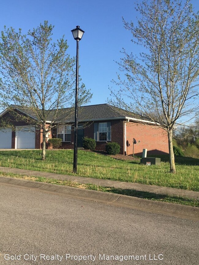 2 br, 1.5 bath House 152 Croghan Way House Rental in Vine Grove, KY