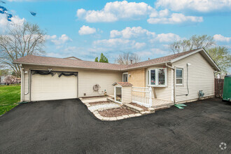 Building Photo - 810 Oakton Ave