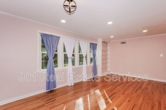 Building Photo - 5103 Edenshire Ave