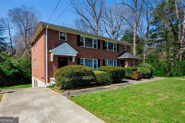 Building Photo - 1536 Beech Valley Way NE