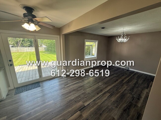 Foto del edificio - Cottage Grove House Available Now, Lower F...