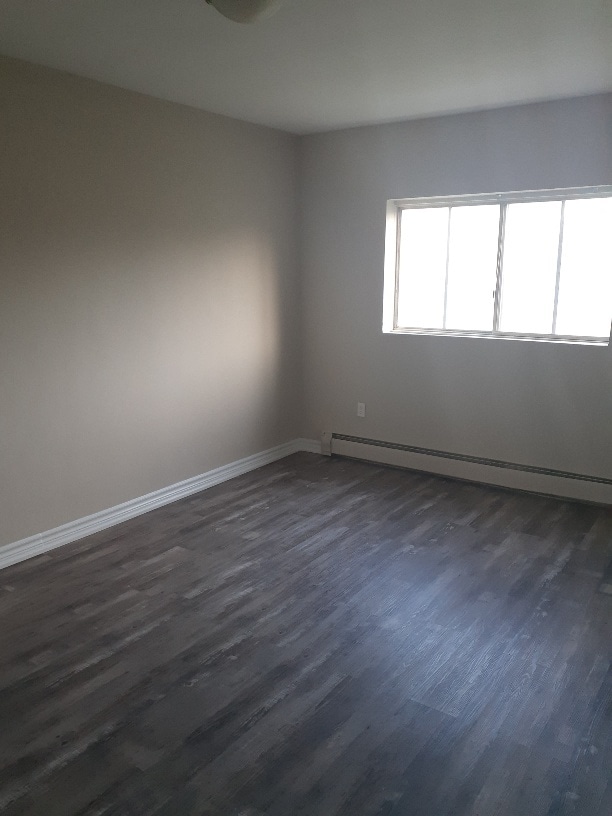 Building Photo - 505 Parkside D