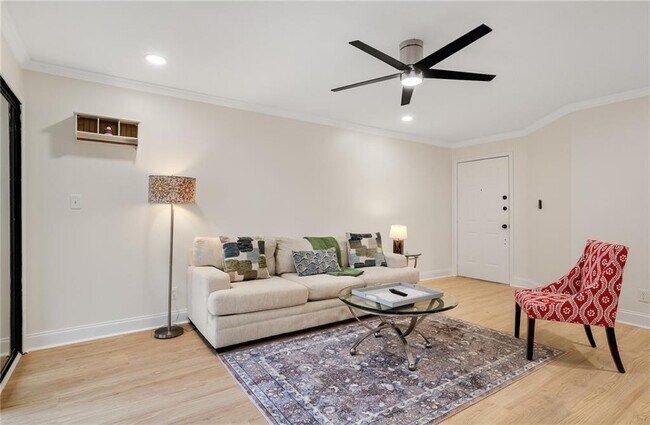 Foto del edificio - 1105 Garden Ct