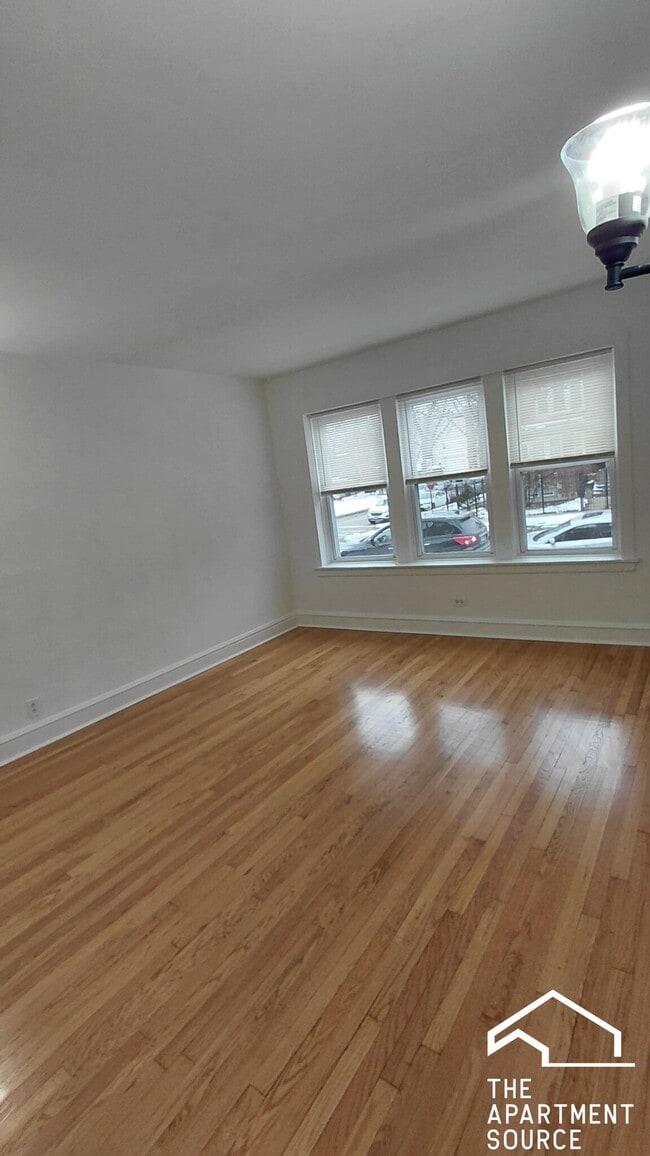 Building Photo - 1101 N Avers Ave