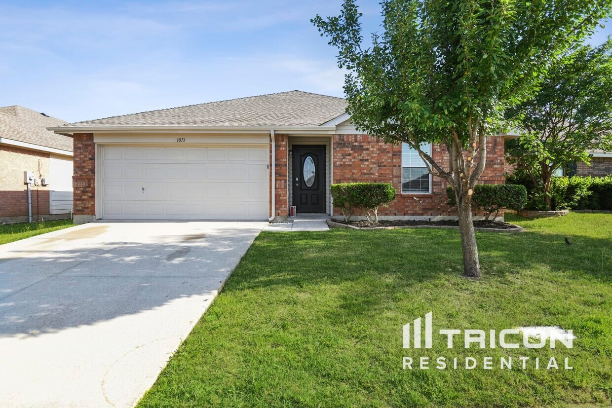 Foto principal - 1013 Fort Apache Drive Haslet TX