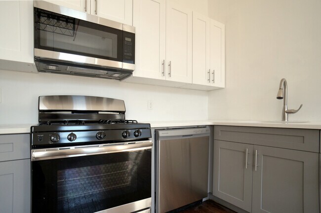 Building Photo - 65 S 11th St