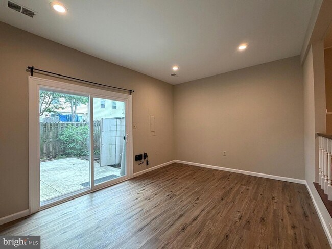 Foto del edificio - 8854 Cherry Oak Ct