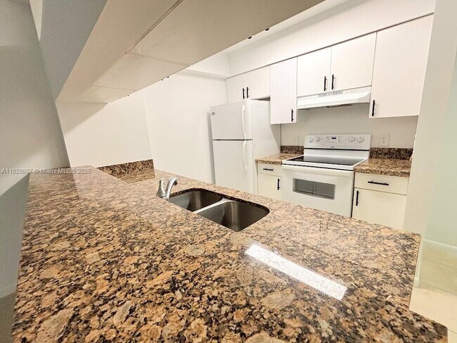 Foto del edificio - 460 S Park Rd