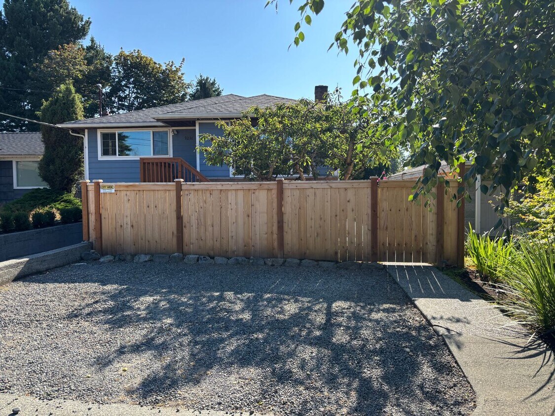 Foto principal - Spacious Living & Prime Location in Crown ...