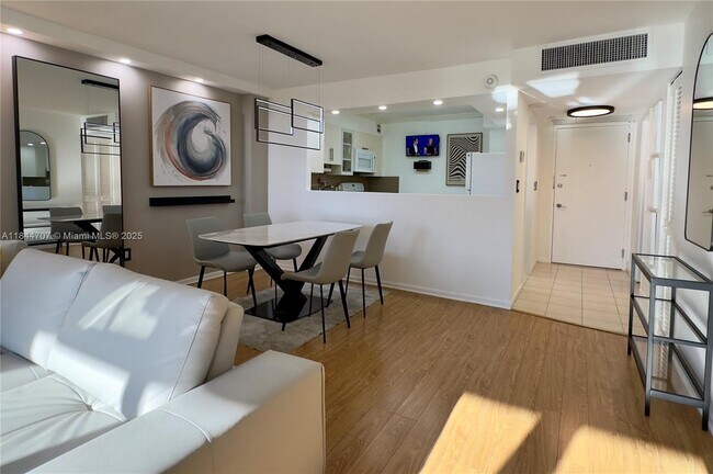 Foto del edificio - 5701 Collins Ave