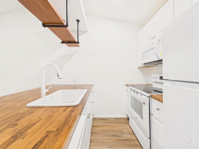 Foto del edificio - 1305 Hollow Creek Dr