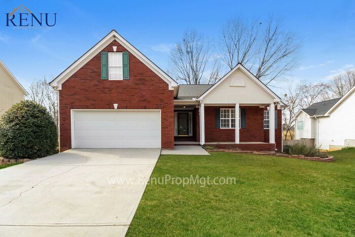 Primary Photo - Now Available! 4 Bedroom 2 Bath!