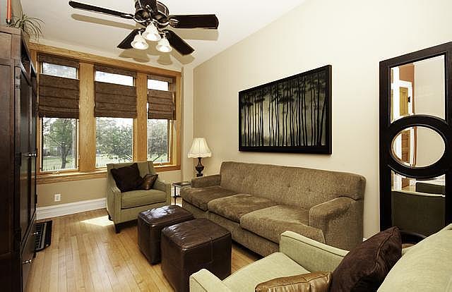 Living Room - 2141 N Oakley Ave