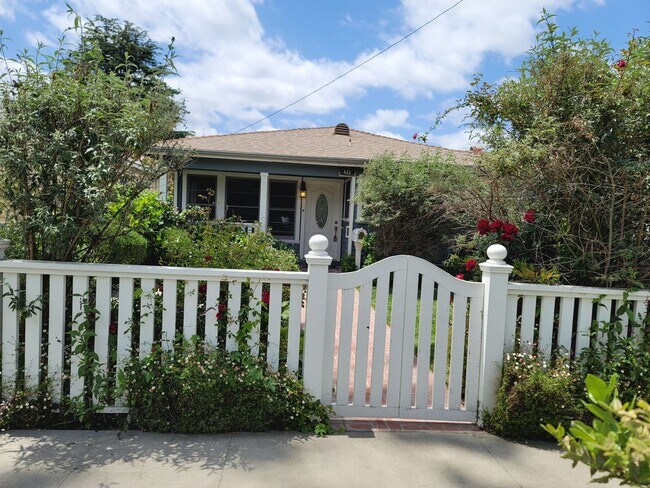 Foto del edificio - 422 N Shaffer St