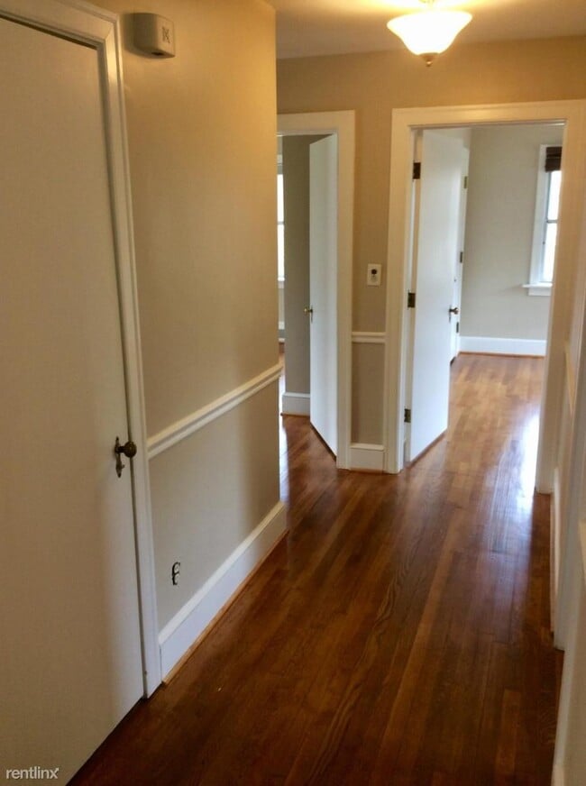 Building Photo - 3 br, 2 bath House - 4112 Shattalon Dr