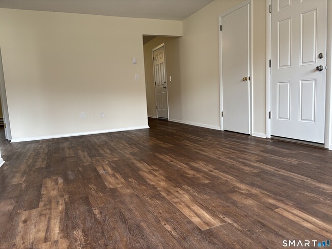 Foto del edificio - 26 Elmview Cir