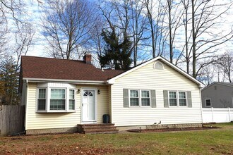 Building Photo - 227 N Country Rd