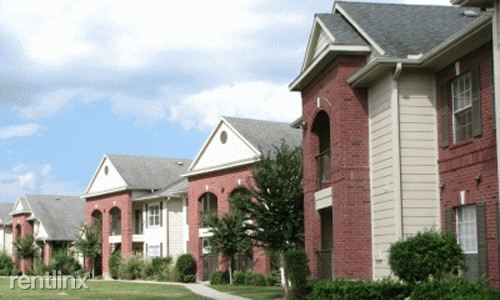Building Photo - 500 Airtex Dr