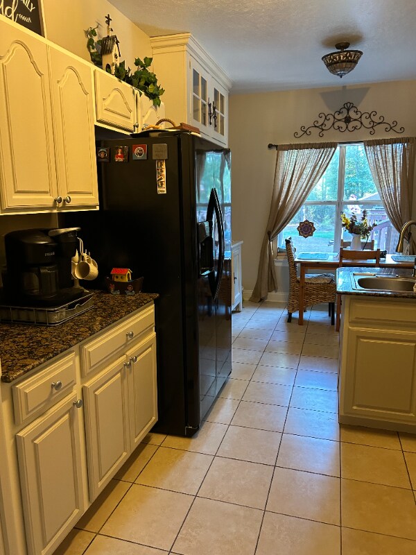 Foto del edificio - 1061 Gage Dr