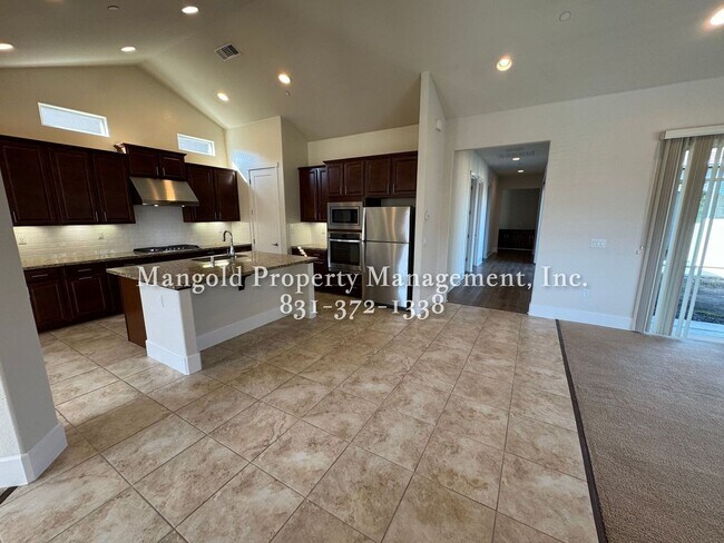 Foto del edificio - Stunning 3 Bed 2 Bath Home in East Garriso...