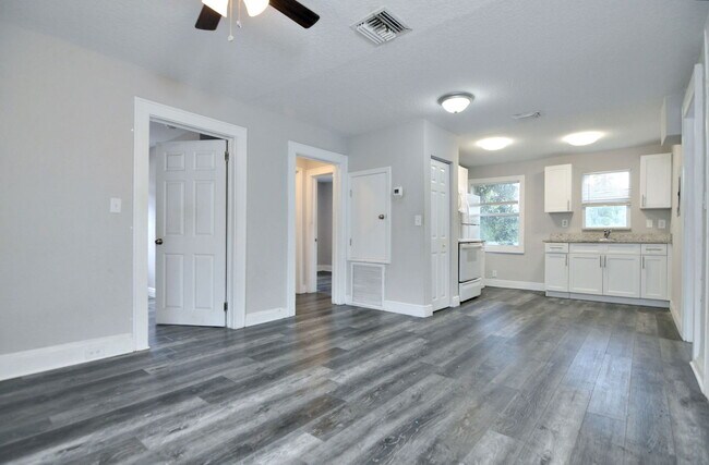 Foto del edificio - 912 Hart St