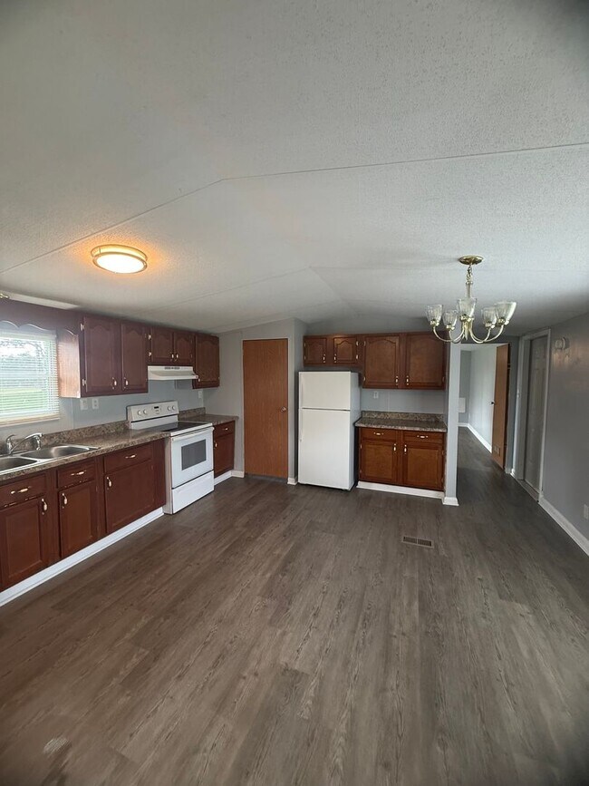 Foto del edificio - 232 White Rd