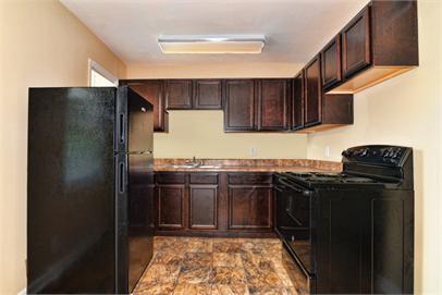 Building Photo - 1124 Sims Cir
