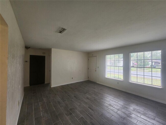 Building Photo - 5817 NW 23rd Terrace