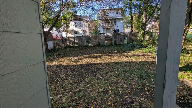Building Photo - 711 Roselawn Ave