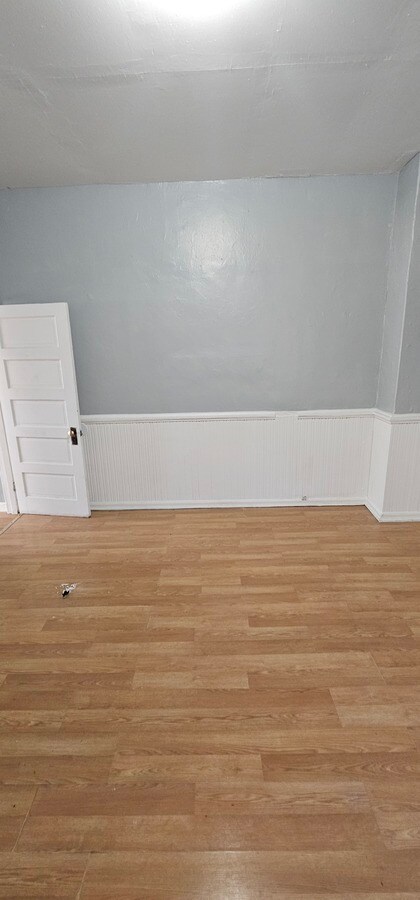 Building Photo - 1550 Clifton Ave