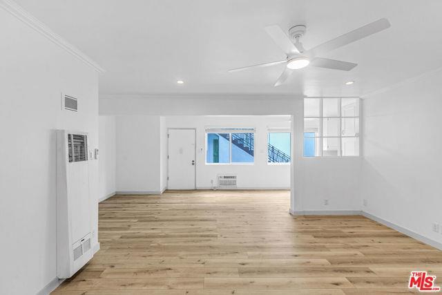 Foto del edificio - 4916 Hazeltine Ave