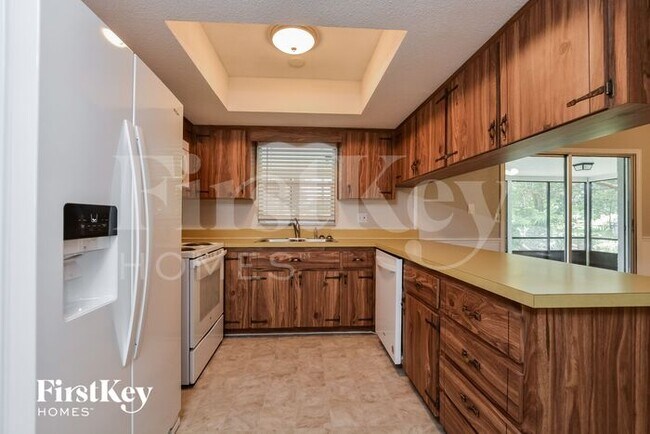 Foto del edificio - 833 Pine Forest Trail W