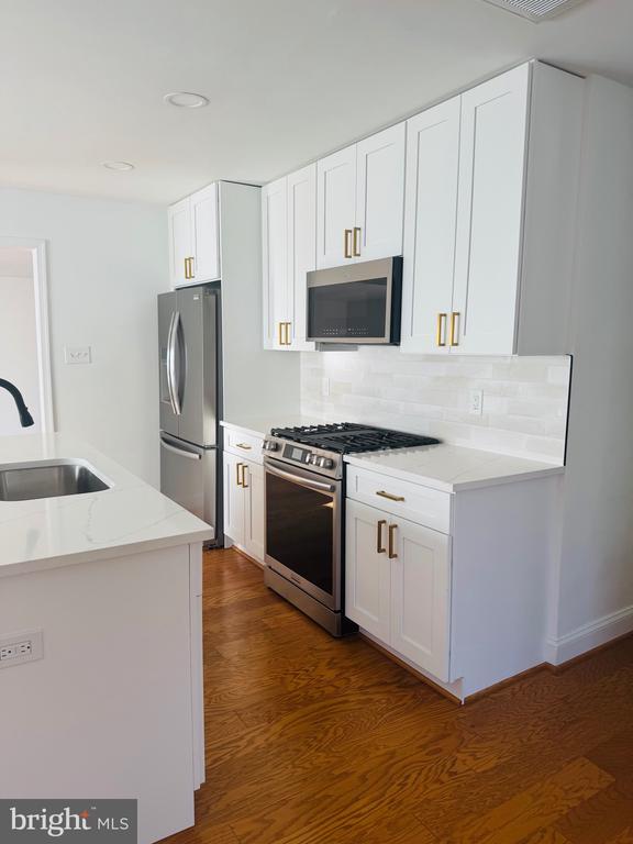 Foto del edificio - 14332 Belleville Ave