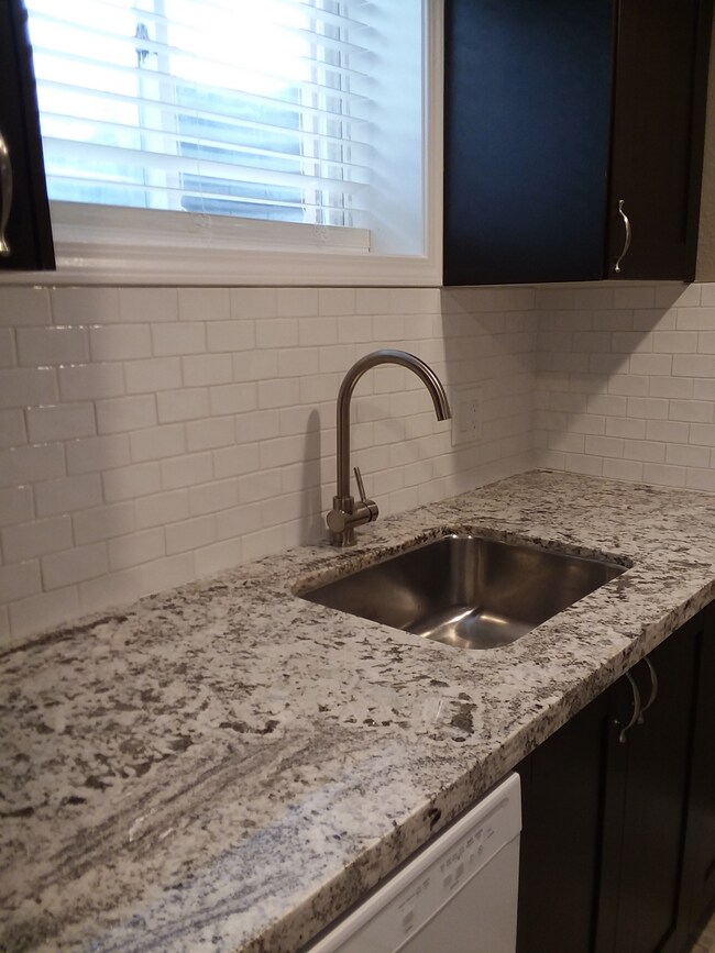 Building Photo - 619 Vattier Street