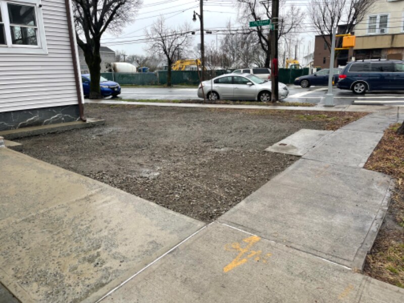 Building Photo - 140 Bowne St