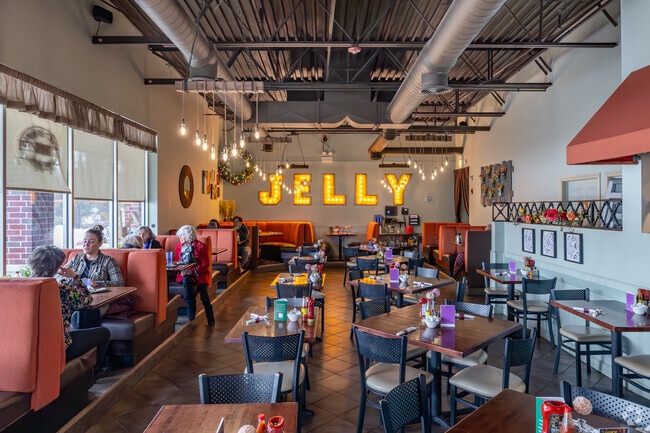 Jelly Cafe in Mount Prospect has a warm, welcoming setting to go along with its homestyle meals.