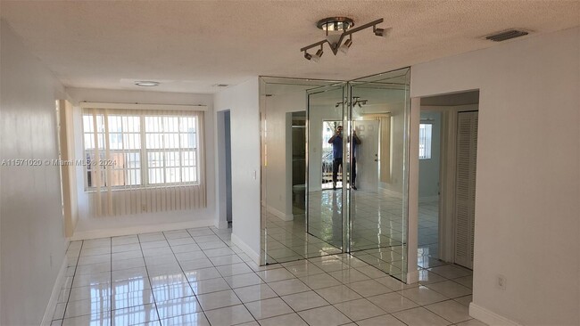 Foto del edificio - 3515 SW 26th St