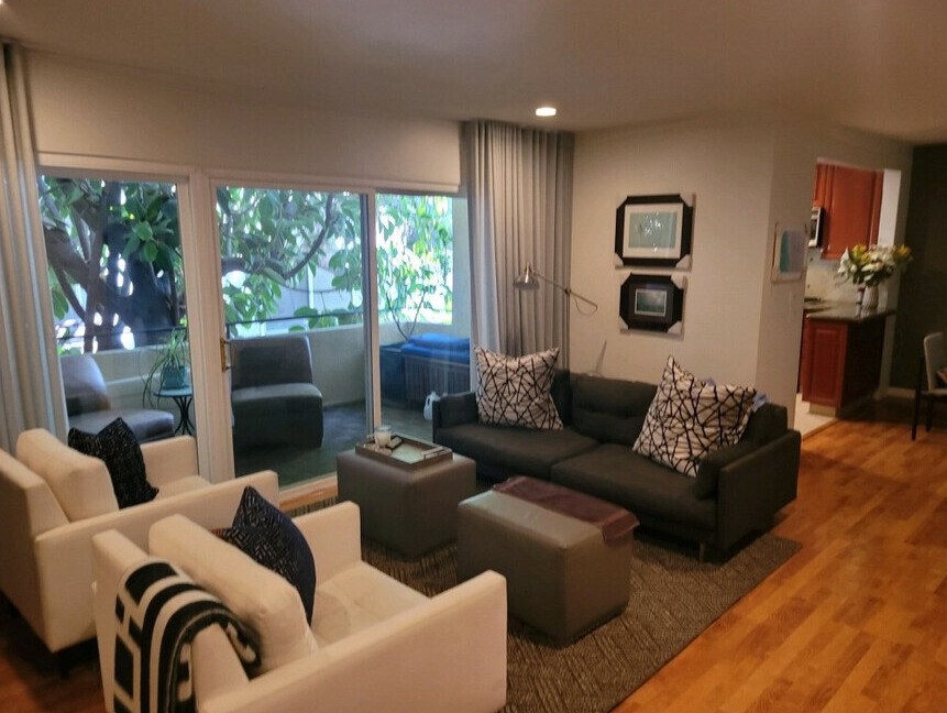 Foto del edificio - 11718 Montana Ave