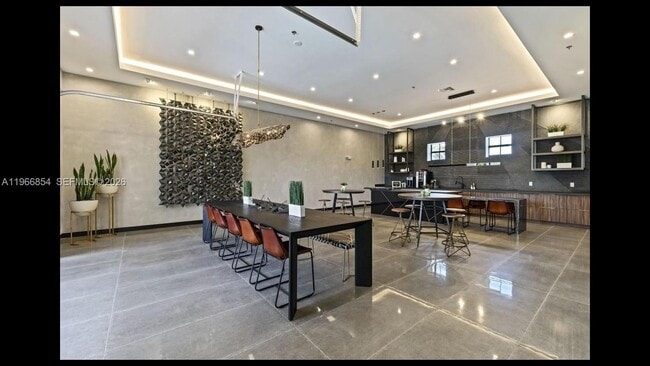 Building Photo - 7850 Pasadena Blvd