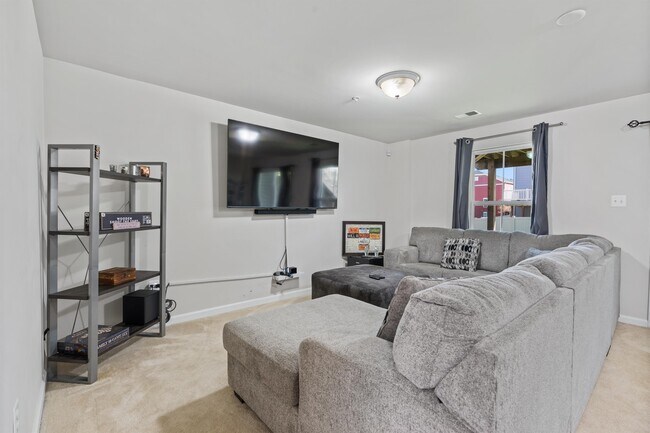 Foto del edificio - 583 Fox River Hills Way