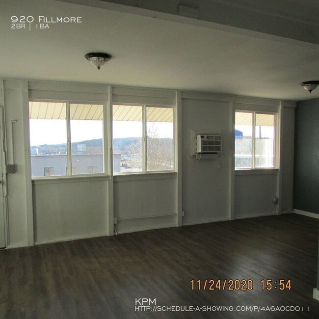 Building Photo - 2 BED | 1 BATH | APARTMENT | WATER INCLUDED