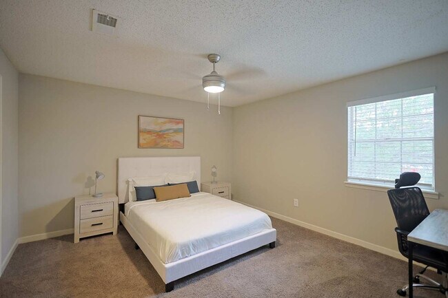 Foto del edificio - 50 Northtown Dr