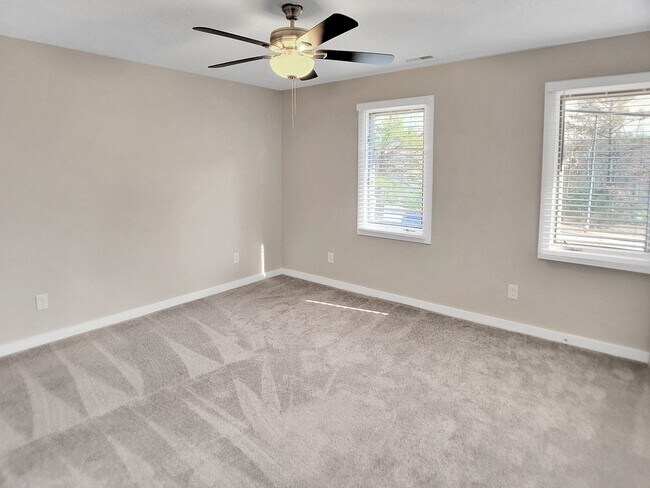 Building Photo - Chatham840