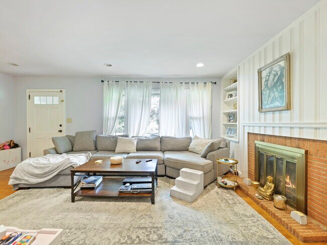 Foto del edificio - 1870 Briarlake Cir